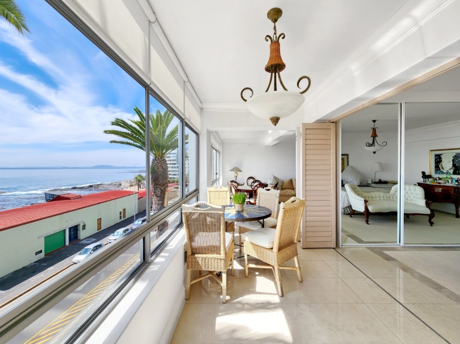 2 Bedroom Property for Sale in Sea Point Western Cape